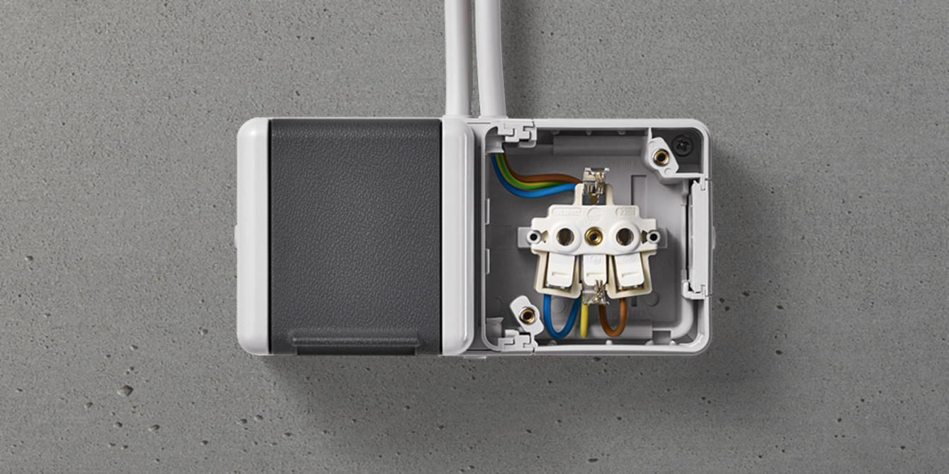 Doppelsteckdose mit Trennsteg bei Elektro Beck in Maxhütte-Haidhof